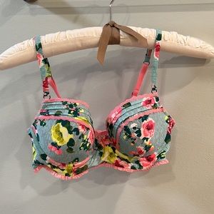 BRAND NEW Flowery Bra